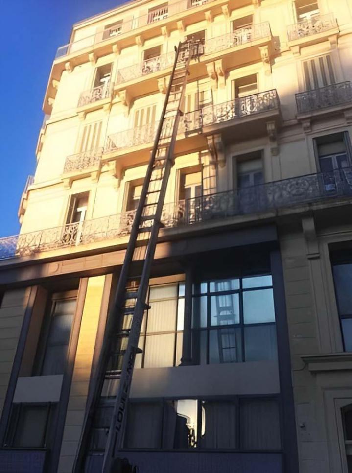 Monte-meubles à louer Toulon