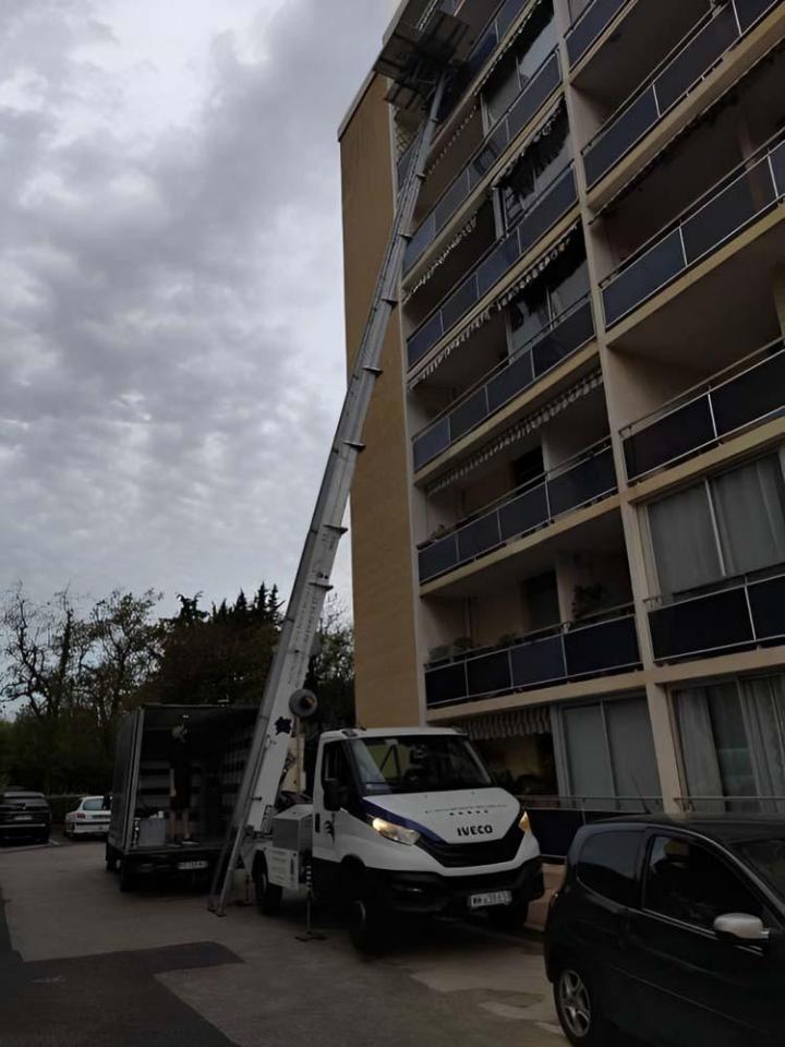 Monte-charges à louer Toulon